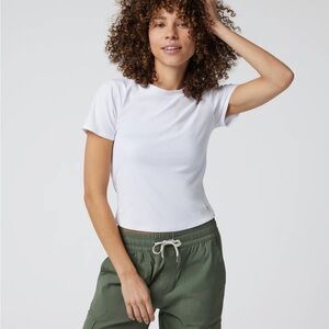 Vuori Pose fitted tee